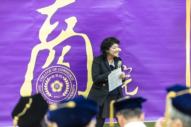 圖8：109級在校生代表黃昉鈺為畢業生獻上祝福